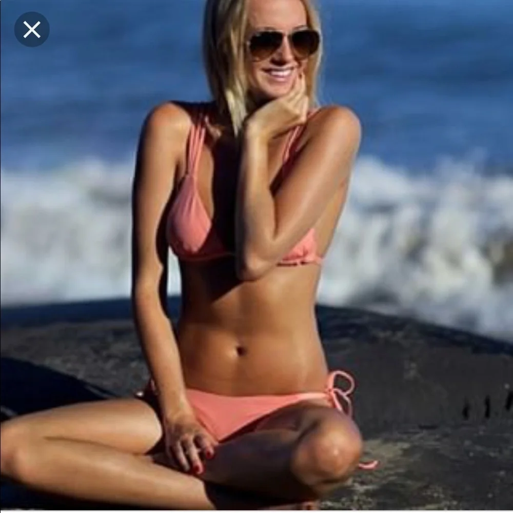 Frankie’s bikinis “Mistos” scrunch bottom in coral. Size M